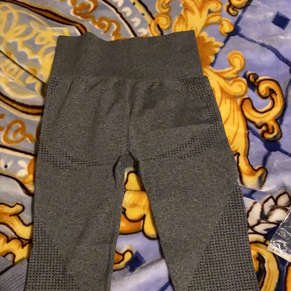 Workout Leggings - Picture 4 of 4